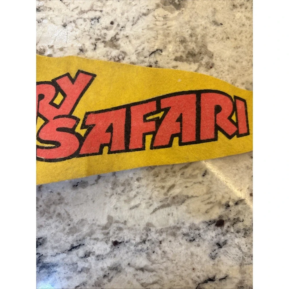 Vintage Lion Country Safari Pennant West Palm Beach Florida Souvenir Flag